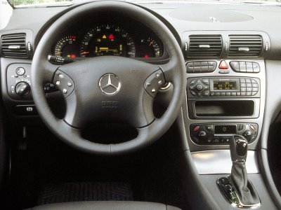 Mercedes C-class W203: 1 фото